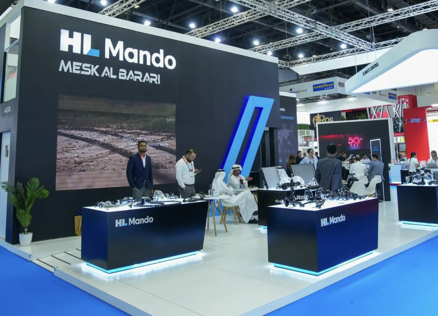 معرض اوتوميكانيكا دبي 2025